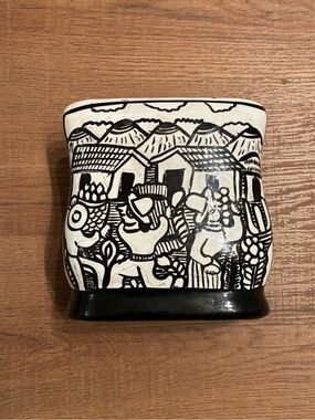 Vintage Glazed Mexican Folk Art
Napkin Holder - Hand Painted Xalitla Style.